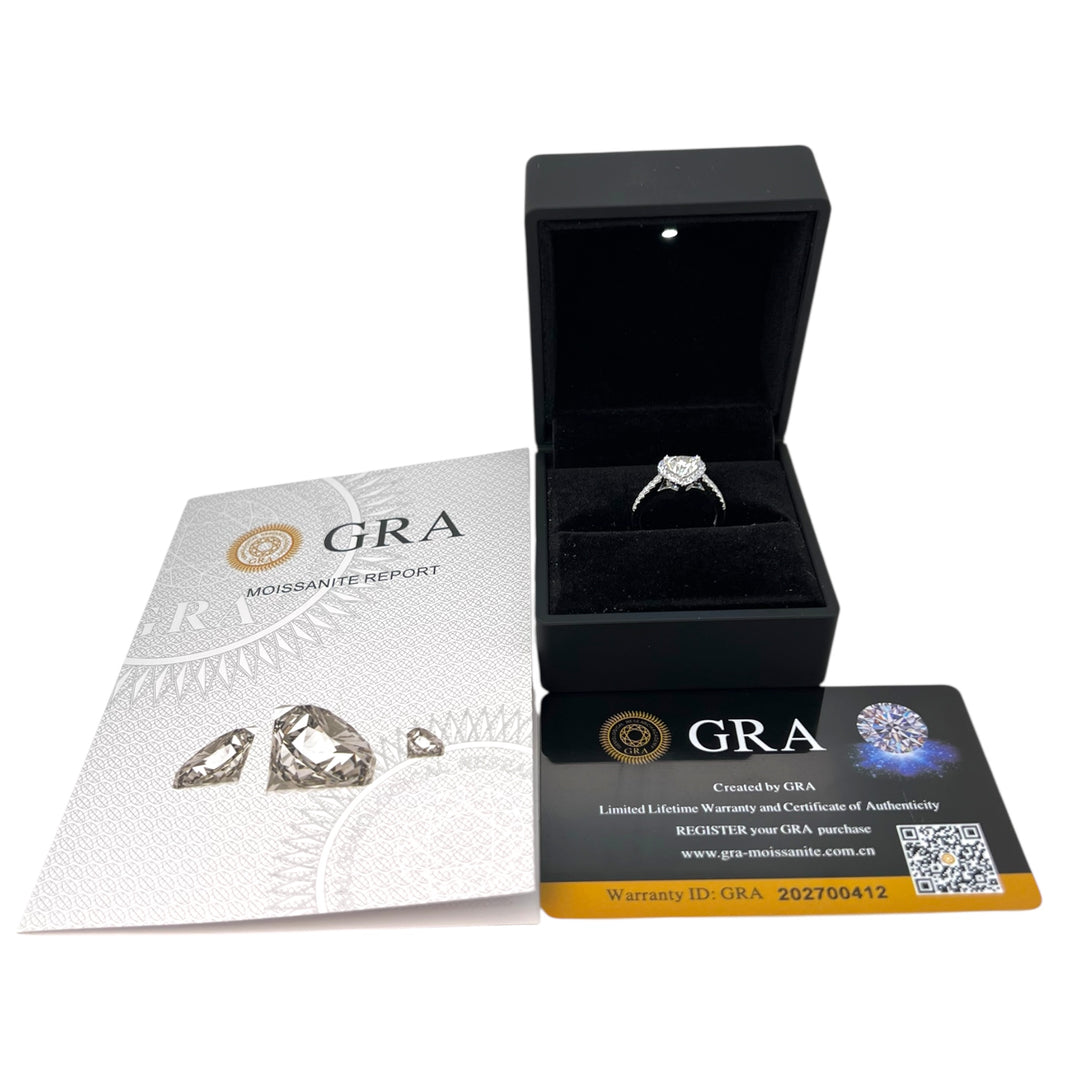 Eternal Heart – Women’s Moissanite Wedding Ring