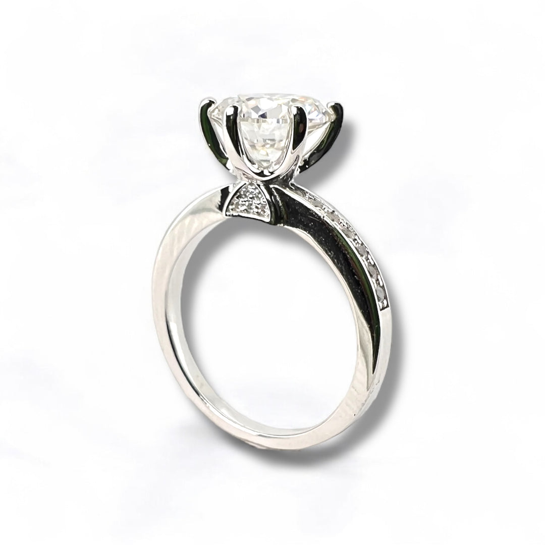 Eternal Spark – Women’s Moissanite Wedding Ring