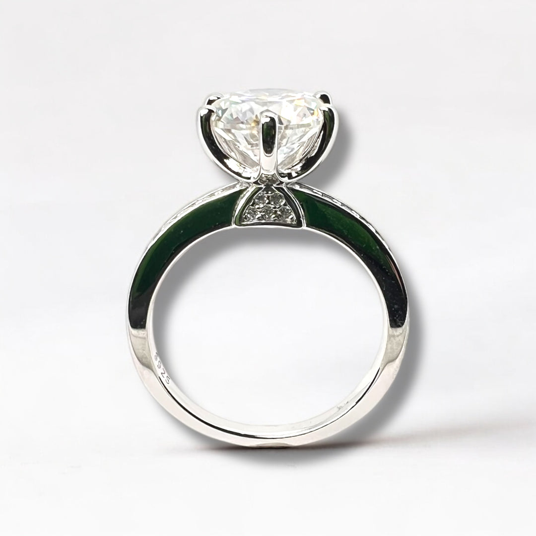 Eternal Spark – Women’s Moissanite Wedding Ring