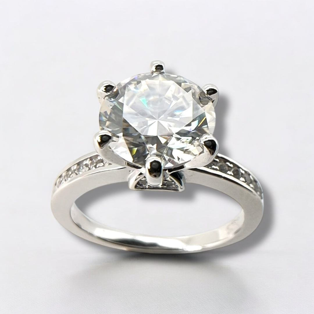 Eternal Spark – Women’s Moissanite Wedding Ring
