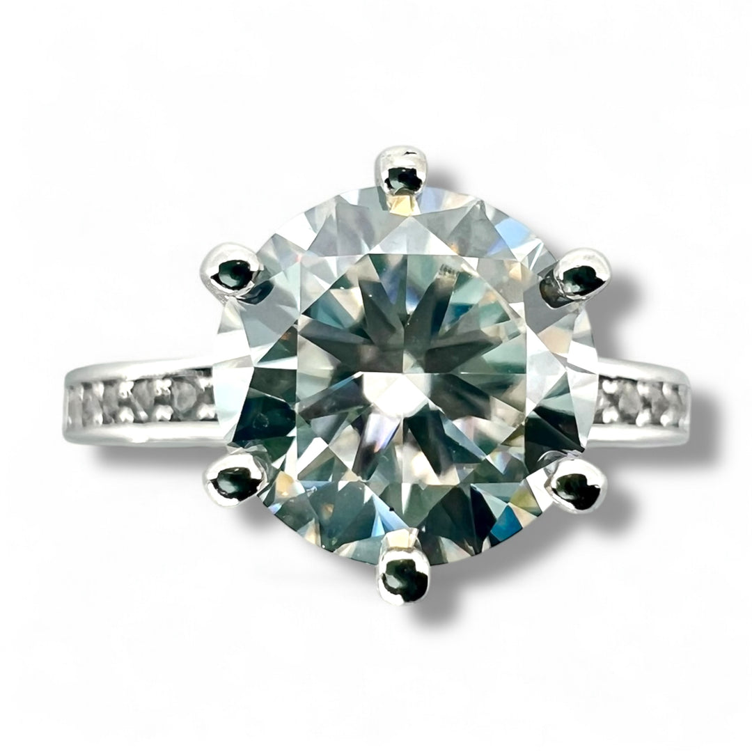 Eternal Spark – Women’s Moissanite Wedding Ring