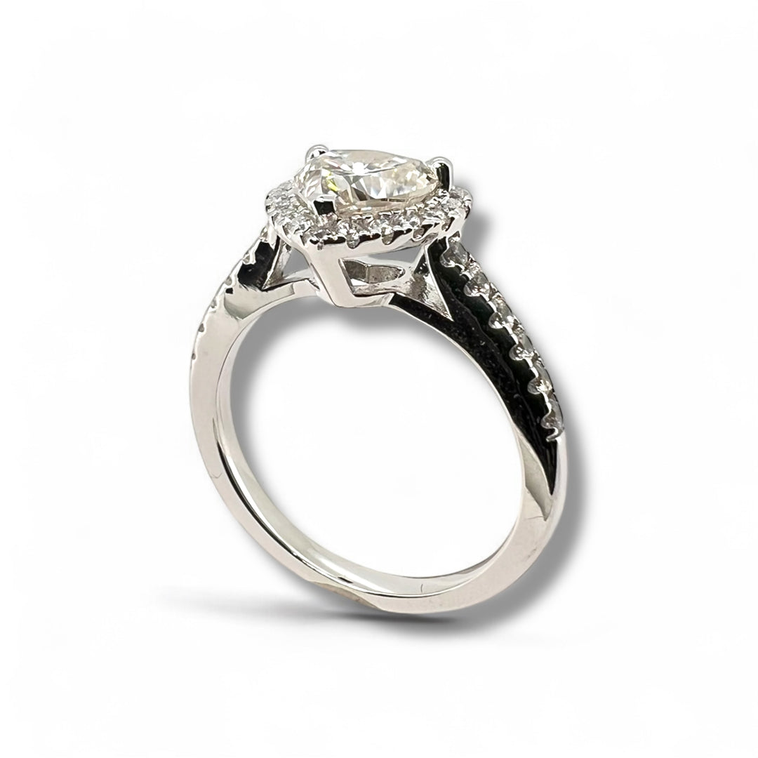 Eternal Heart – Women’s Moissanite Wedding Ring
