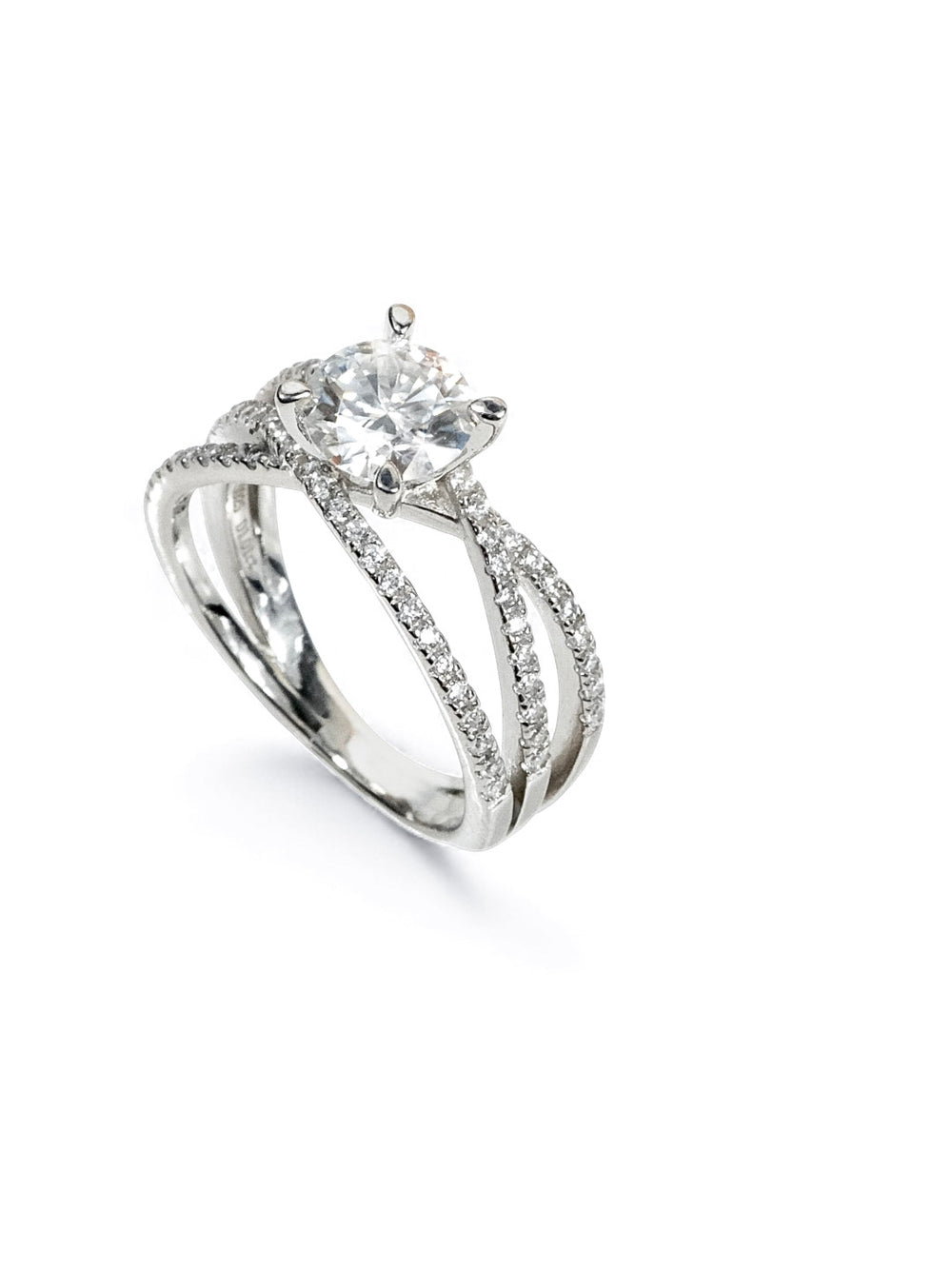 Eternal Cross – Moissanite Engagement Ring 1.0ct น้ำ D VS1 | LB LuxeBrilliance
