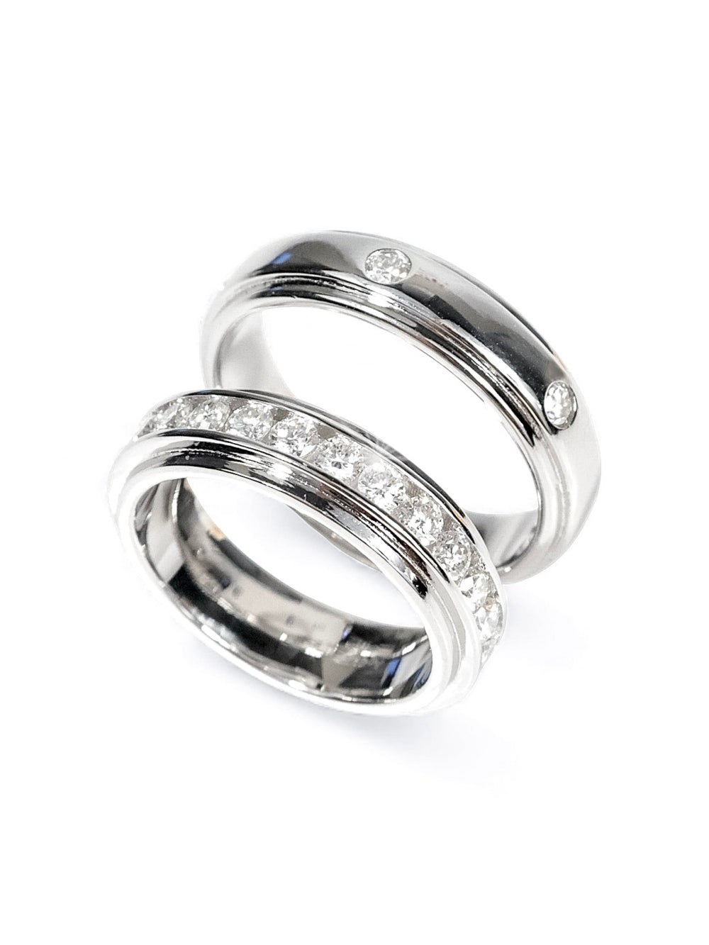 Eternal Duet – แหวนคู่แต่งงาน Moissanite ดีไซน์เรียบหรู ราคาพิเศษ | LB LuxeBrilliance
