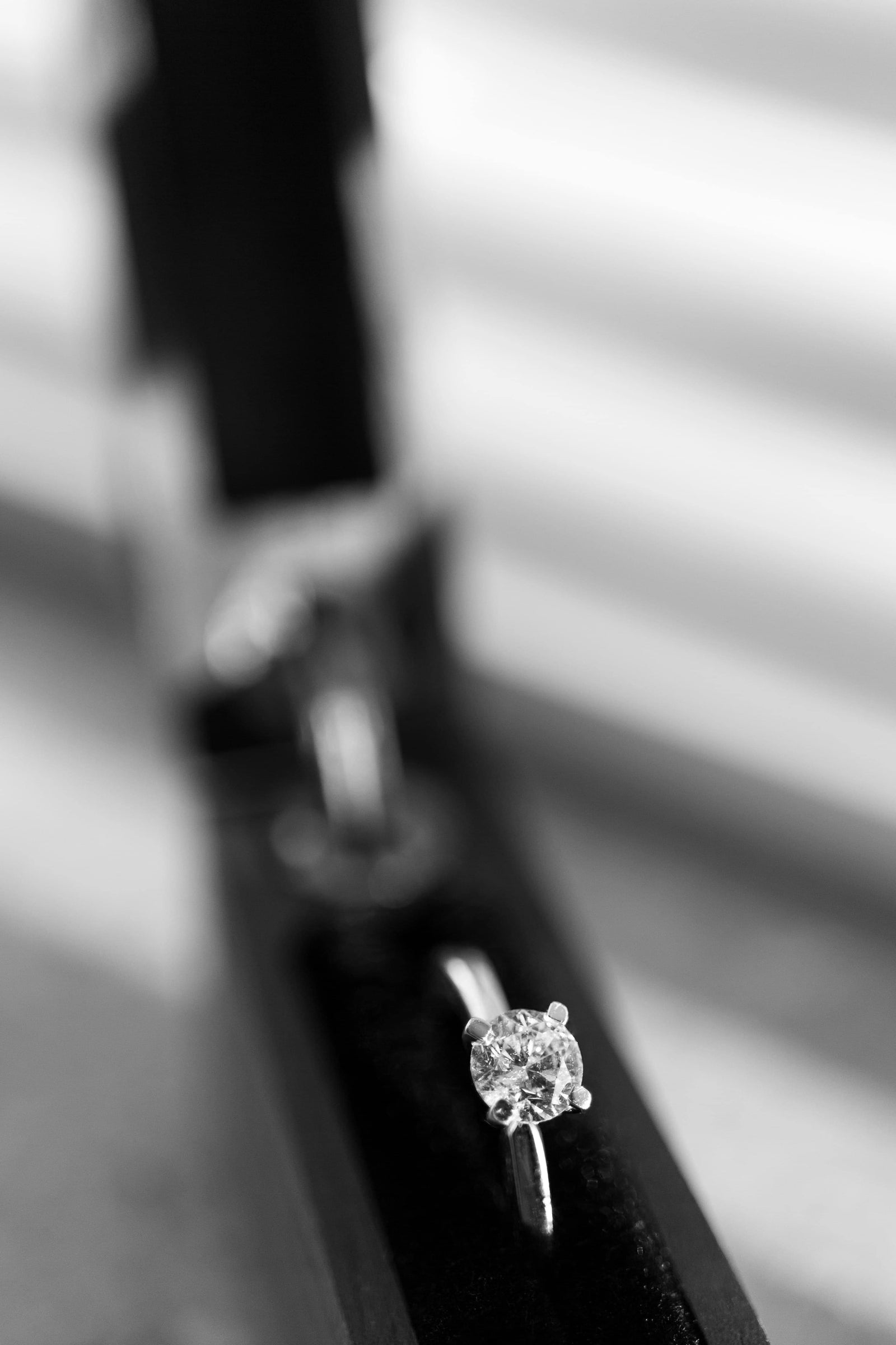 moissanite-engagement-ring-in-luxury-box-lbluxebrilliance