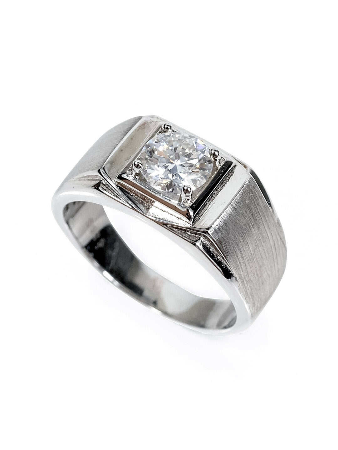 Titan Square – แหวนแต่งงานผู้ชาย Moissanite น้ำ D VS1 | LB LuxeBrilliance
